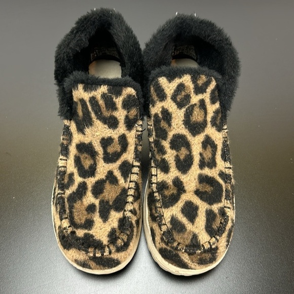 Hey Dude Denny Beige Leopard Animal Print Fur Ankle Bootie 6 Lightweight Comfy - Picture 10 of 11